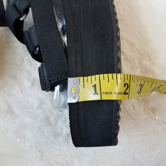 Teva Flatform Mevia Sandals - *Missing 1 ankle strap* - Picture 8 of 9